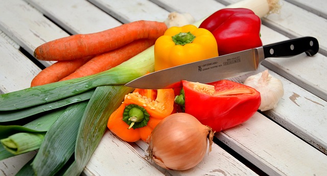 Prato saudável com frutas e vegetais para dieta para emagrecer Prato saudável com frutas e vegetais para dieta para emagrecer