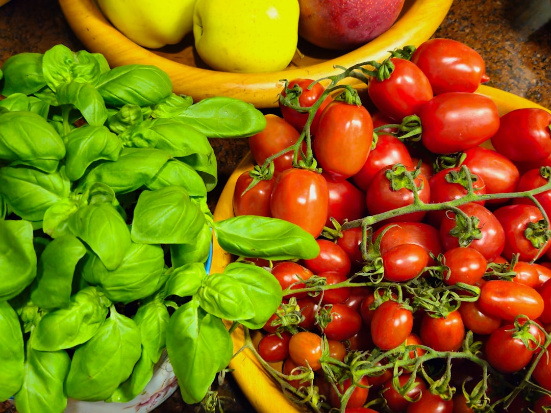 Prato saudável da dieta mediterrânea com frutas e vegetais Prato saudável da dieta mediterrânea com frutas e vegetais